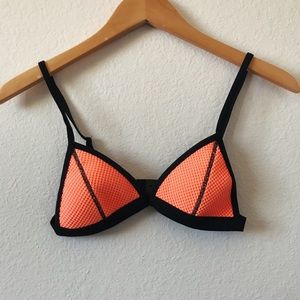 Triangl bikini top